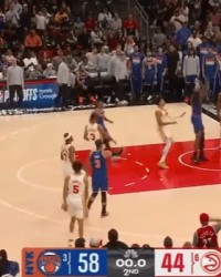 开云中国-尼克斯半场58-44领先老鹰，阿奴诺比12分&amp;amp;麦科勒姆14分